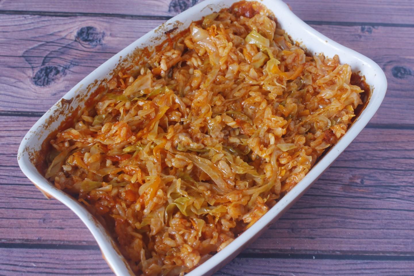 Шаг 5 приготовления Рис с капустой в духовке