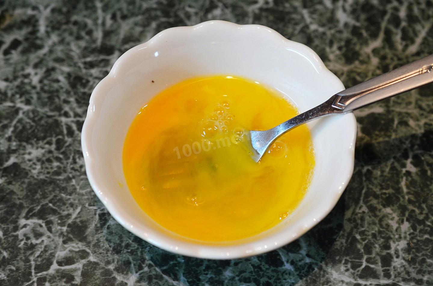 Шаг 6 приготовления Брокколи с яйцом на сковороде