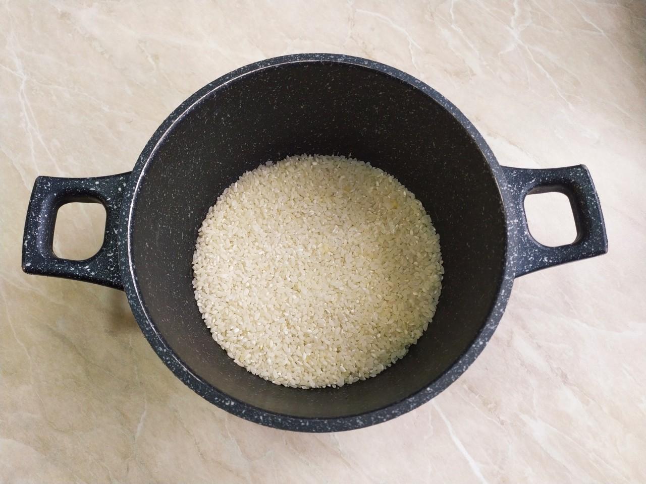 Шаг 2 приготовления Кутья из риса с изюмом и медом