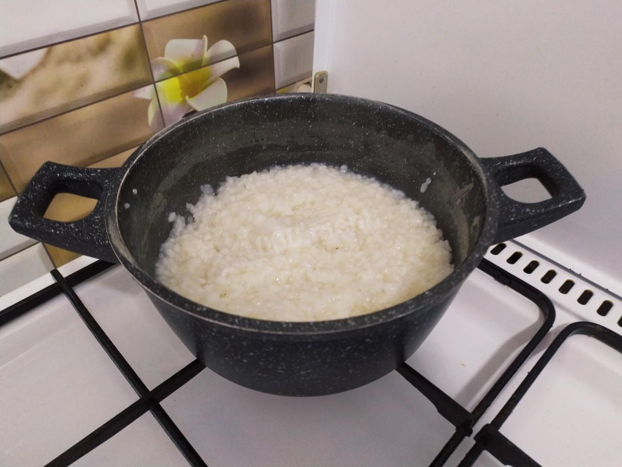 Шаг 4 приготовления Кутья из риса с изюмом и медом