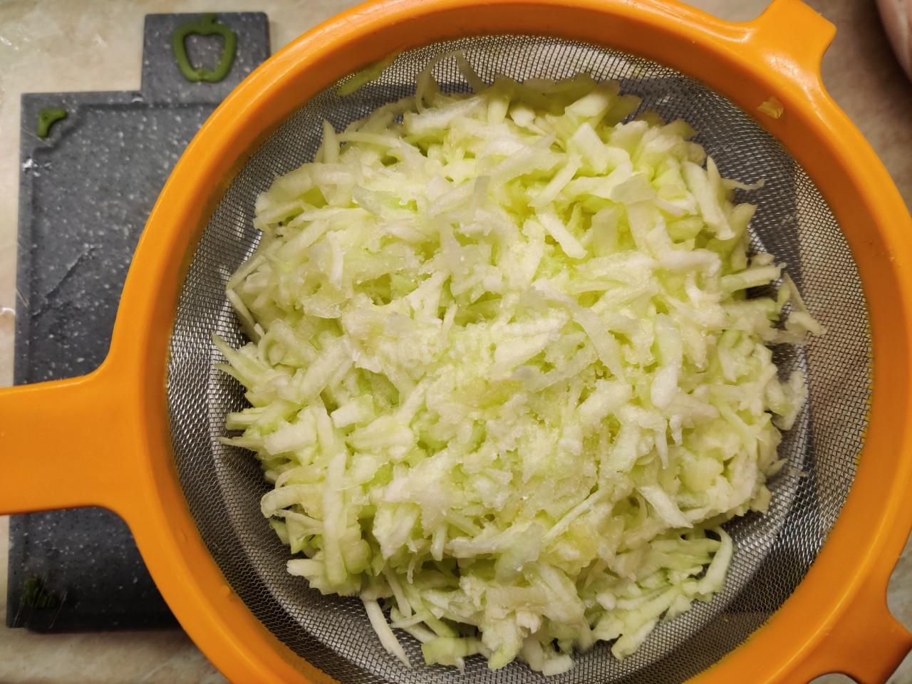 Шаг 4 приготовления Кабачковые котлеты