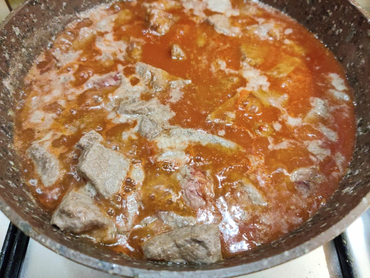 Шаг 3 приготовления Томатно мясной соус из мяса