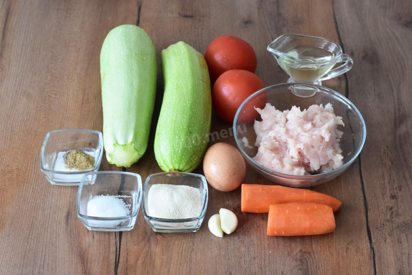 Шаг 1 приготовления Кабачки с куриным фаршем в духовке