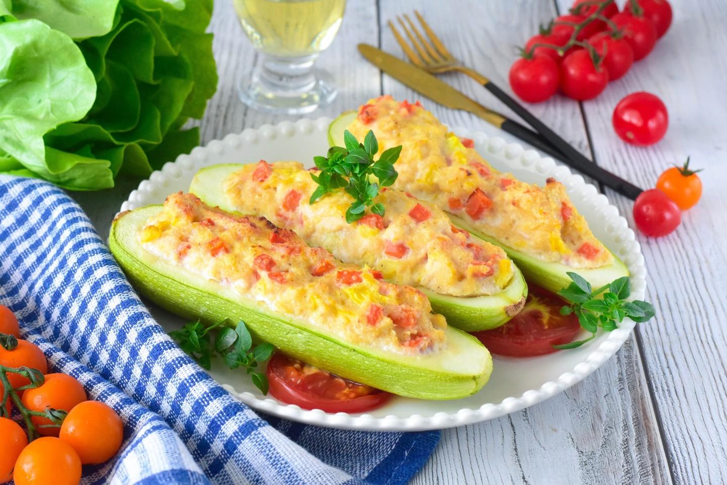 Шаг 11 приготовления Кабачки с куриным фаршем в духовке