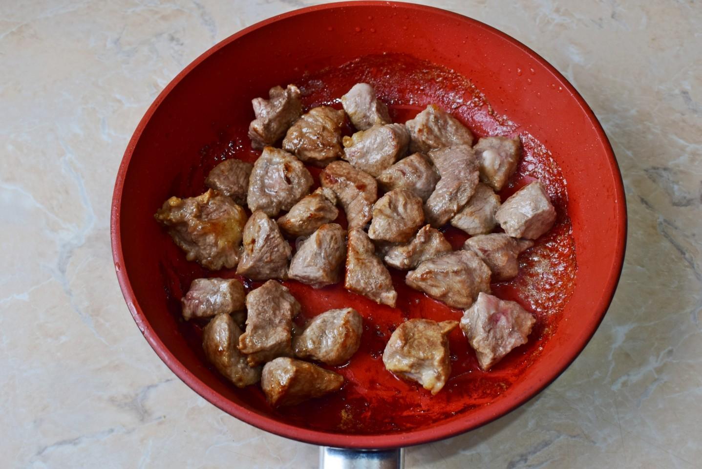 Шаг 6 приготовления Подлив к картофельному пюре с мясом