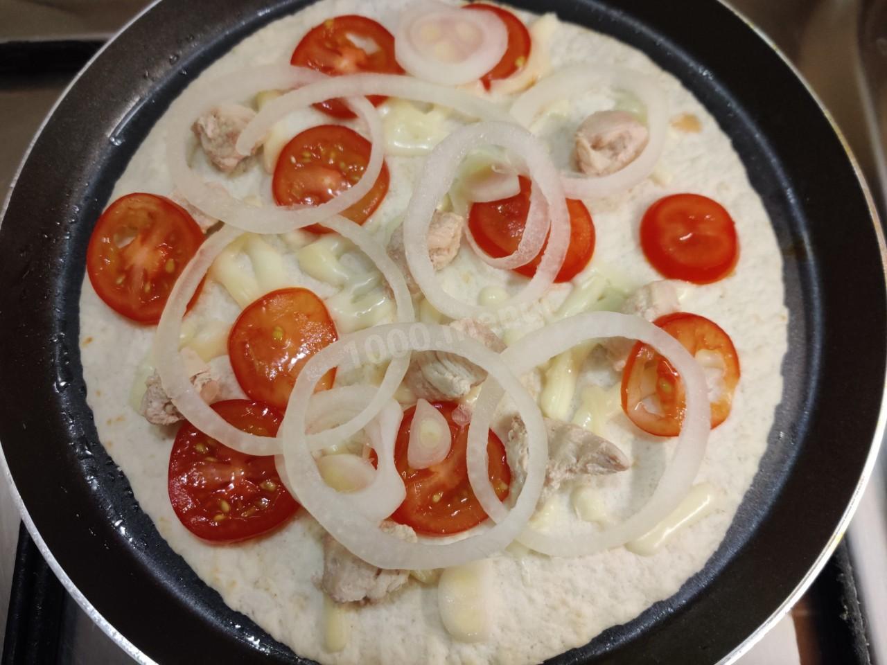 Шаг 2 приготовления Кесадилья с курицей и сыром в домашних условиях