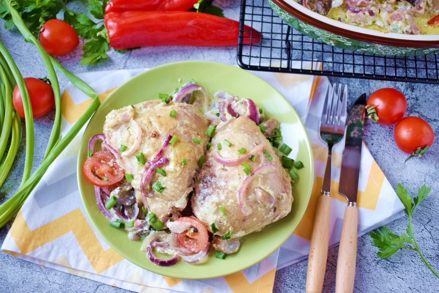 Шаг 7 приготовления Курица в сметанном соусе в духовке
