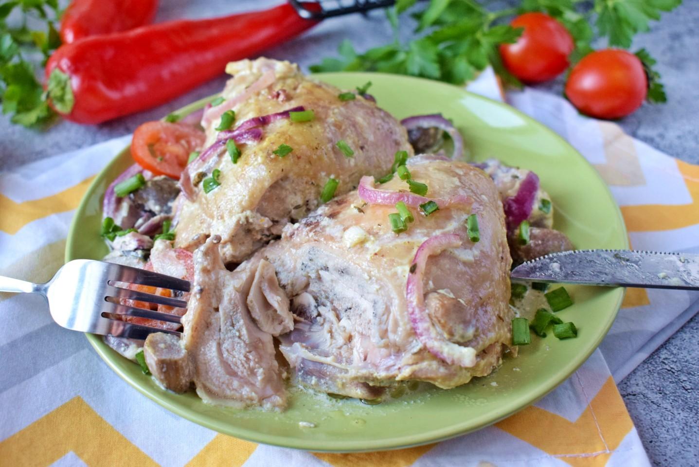 Шаг 8 приготовления Курица в сметанном соусе в духовке
