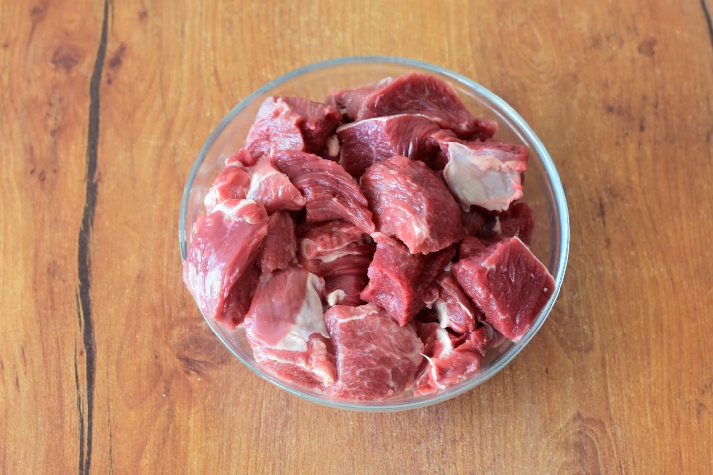 Шаг 2 приготовления Тушеное мясо в казане