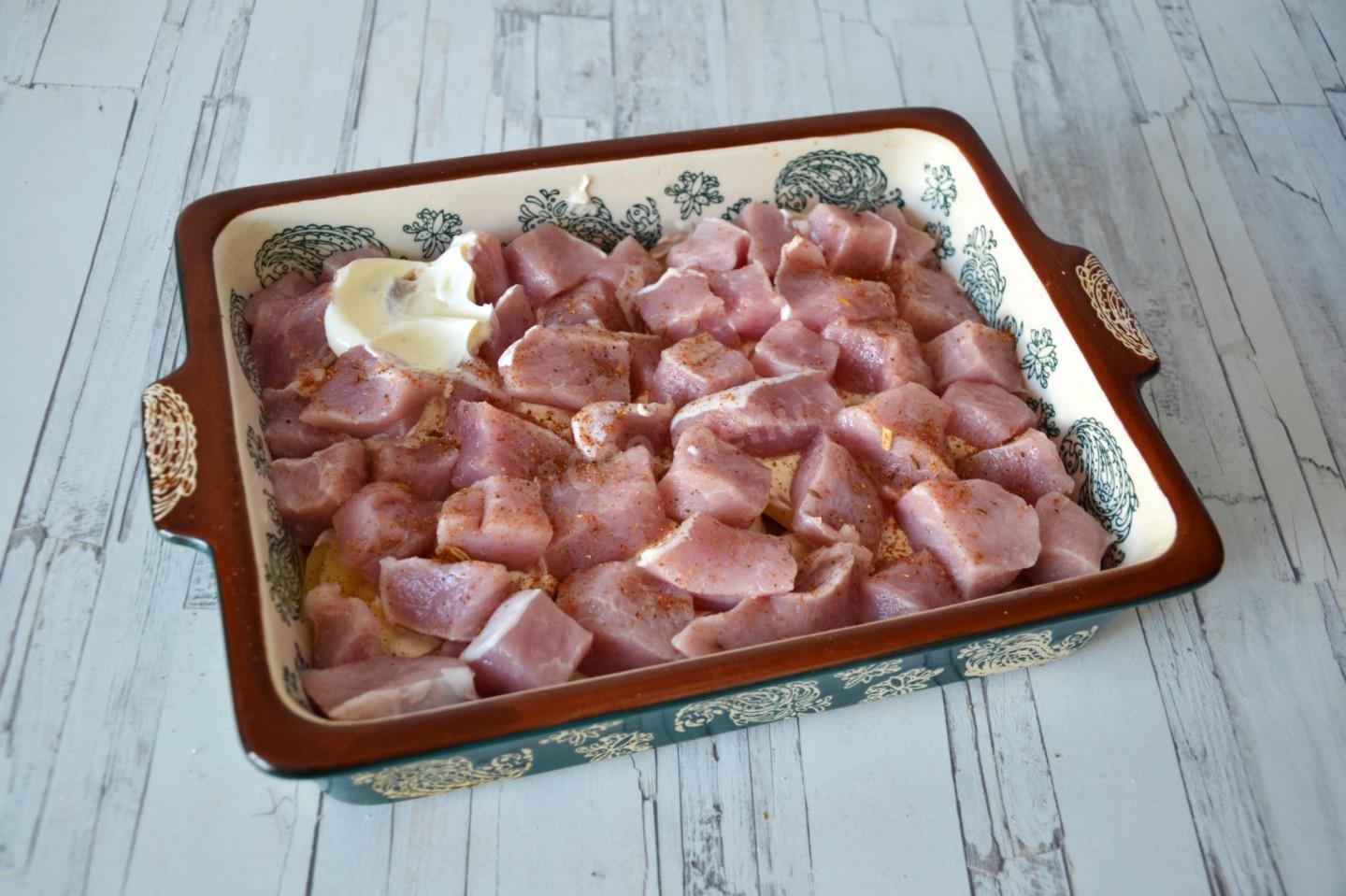 Шаг 7 приготовления Картошка слоями с мясом в духовке запеченная