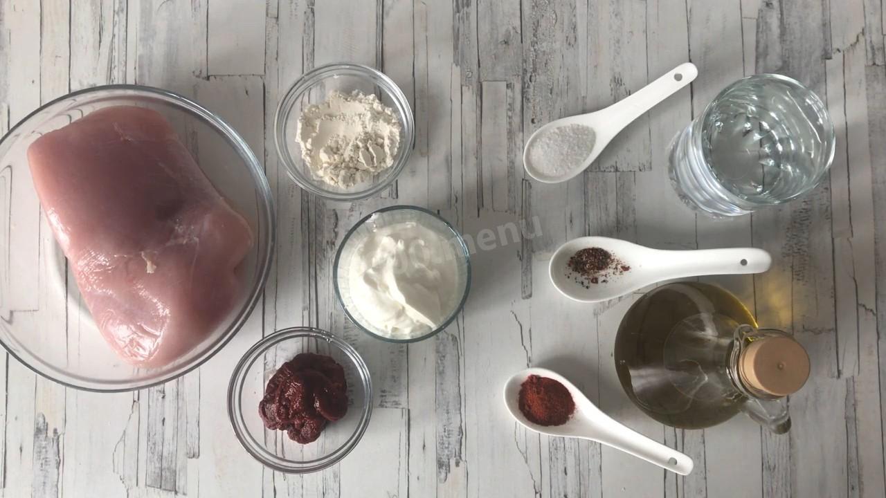 Шаг 1 приготовления Гуляш из индейки на сковороде с подливкой