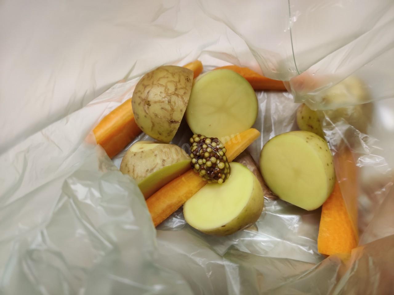 Шаг 5 приготовления Курица на углях в фольге