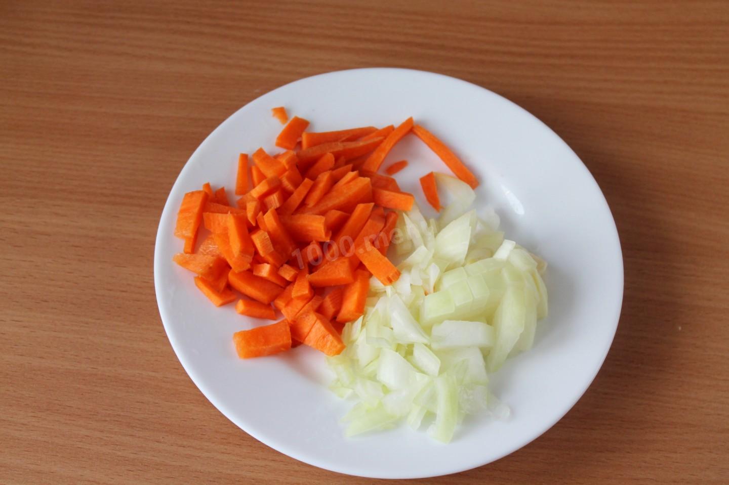Шаг 4 приготовления Тушеная курица на сковороде