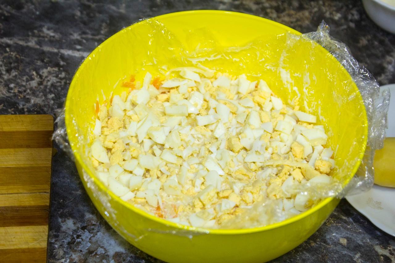 Шаг 10 приготовления Салат Грибная поляна с курицей