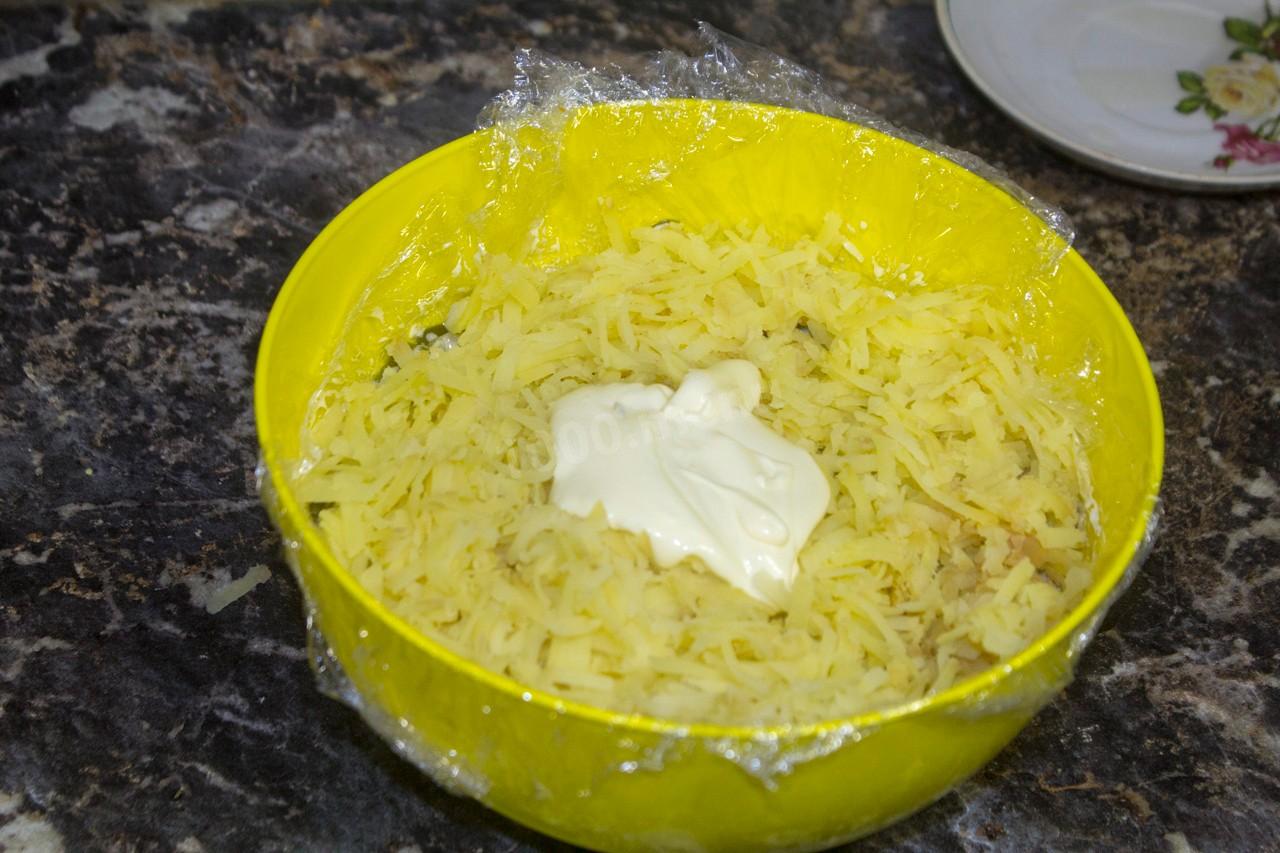 Шаг 12 приготовления Салат Грибная поляна с курицей