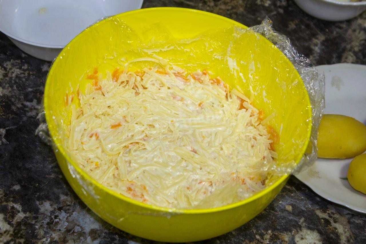 Шаг 9 приготовления Салат Грибная поляна с курицей