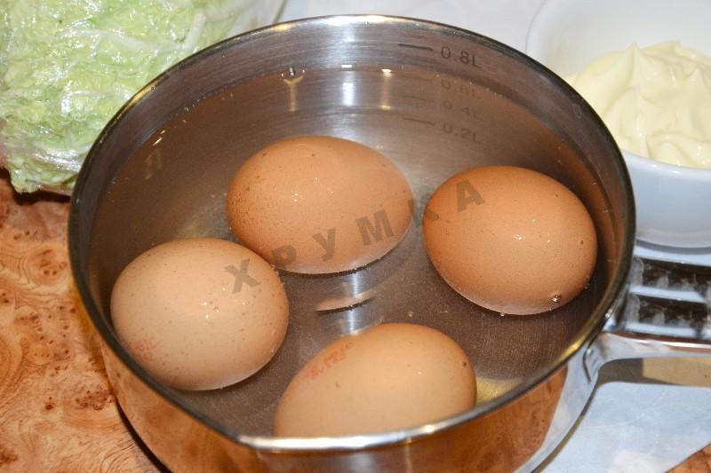 Шаг 2 приготовления Салат с капустой пекинской и колбасой копченой