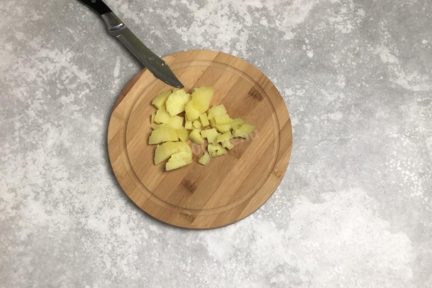 Шаг 2 приготовления Салат ПП Оливье без майонеза с йогуртом и курицей
