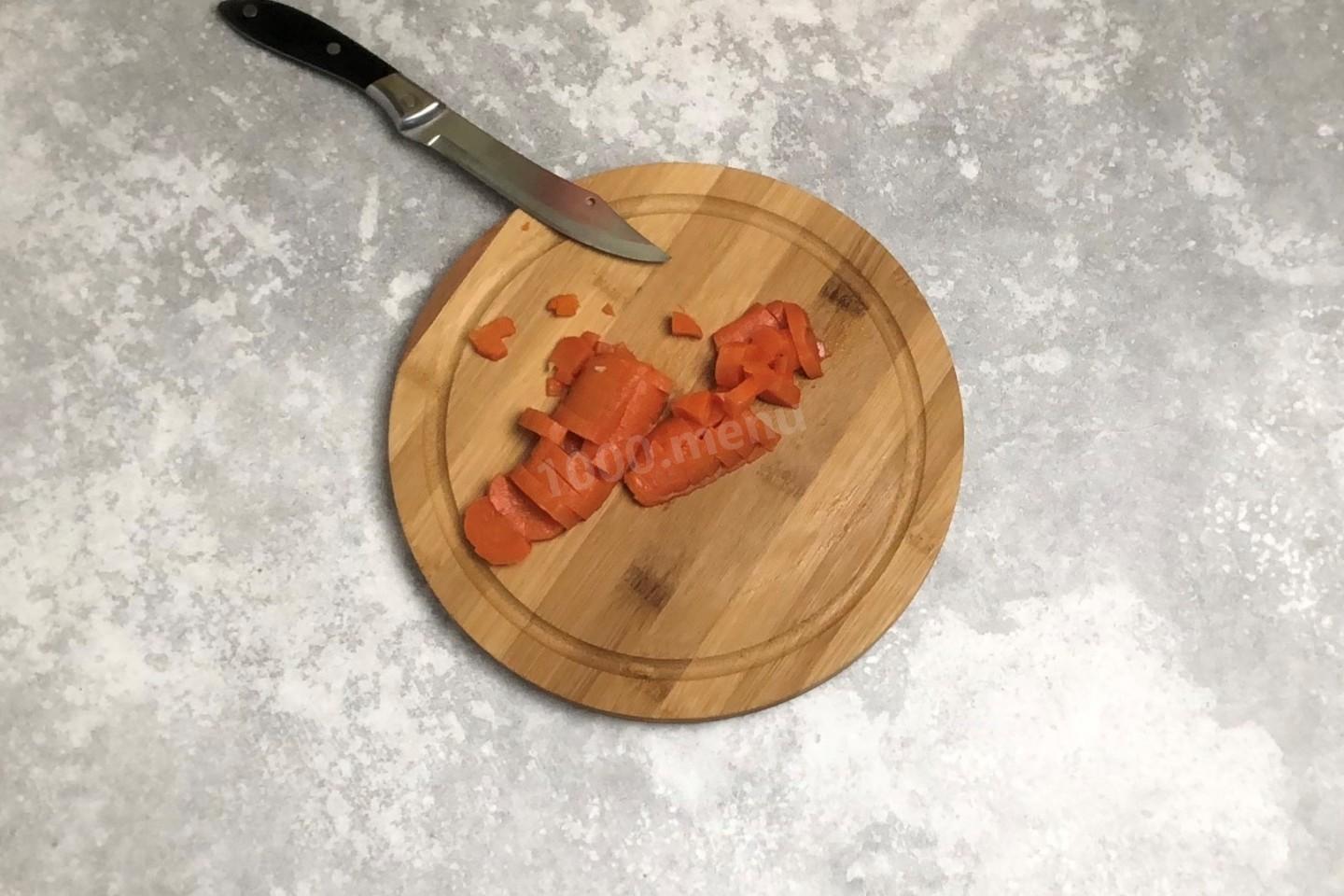 Шаг 3 приготовления Салат ПП Оливье без майонеза с йогуртом и курицей