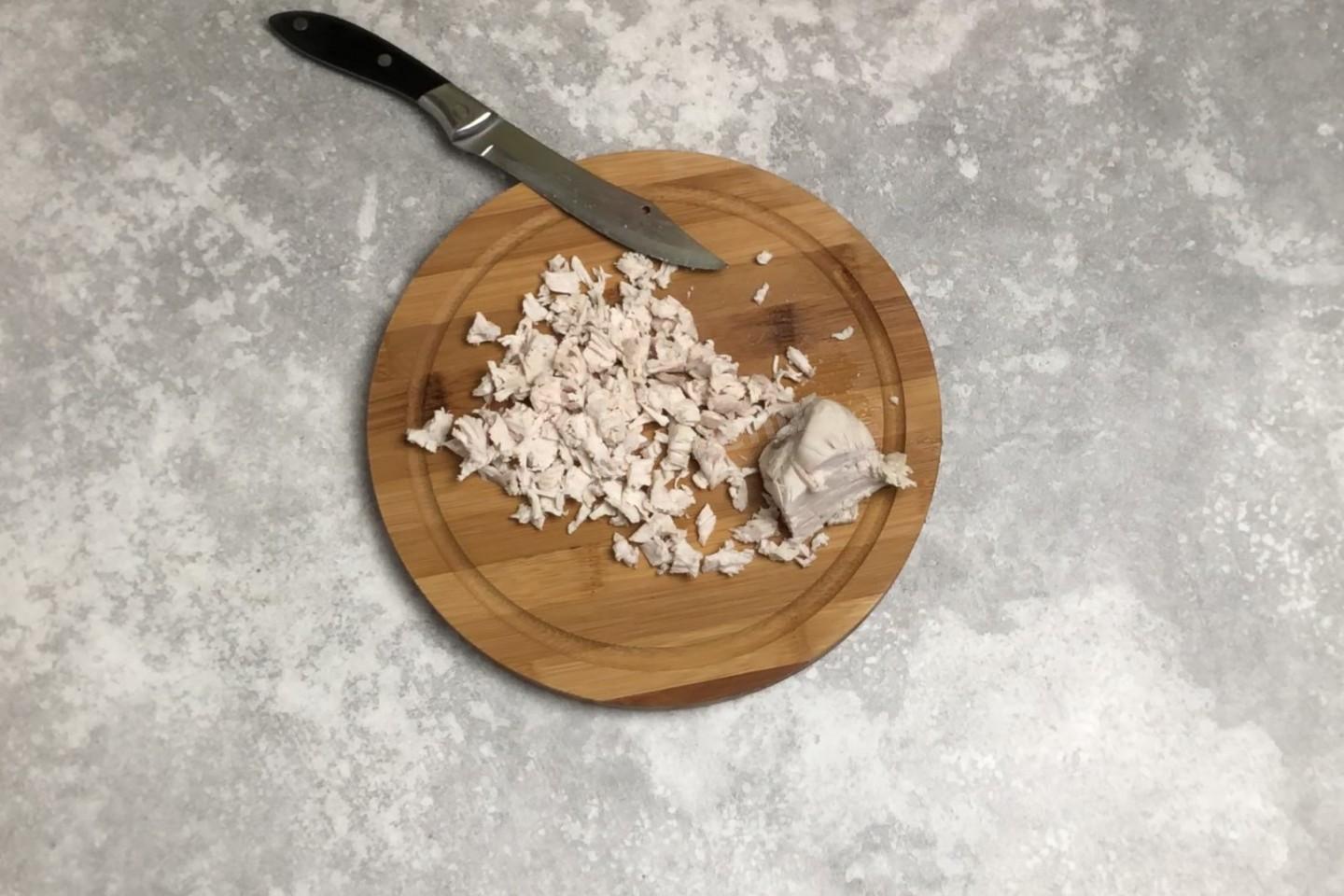 Шаг 4 приготовления Салат ПП Оливье без майонеза с йогуртом и курицей