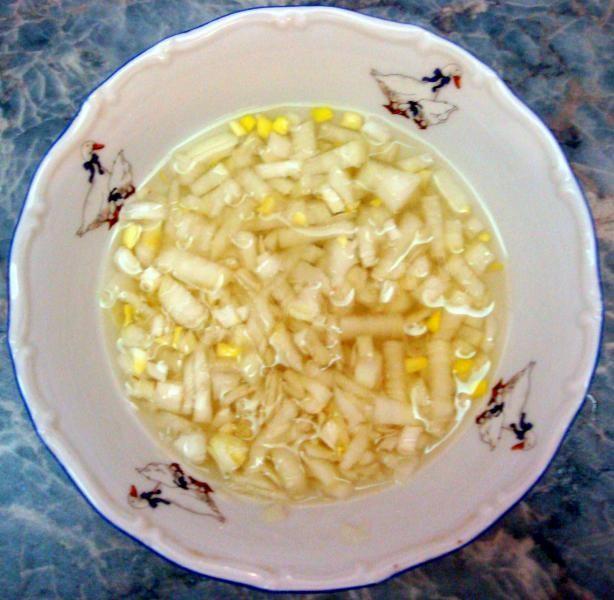 Шаг 3 приготовления Салат из куриного филе, сыра и яиц