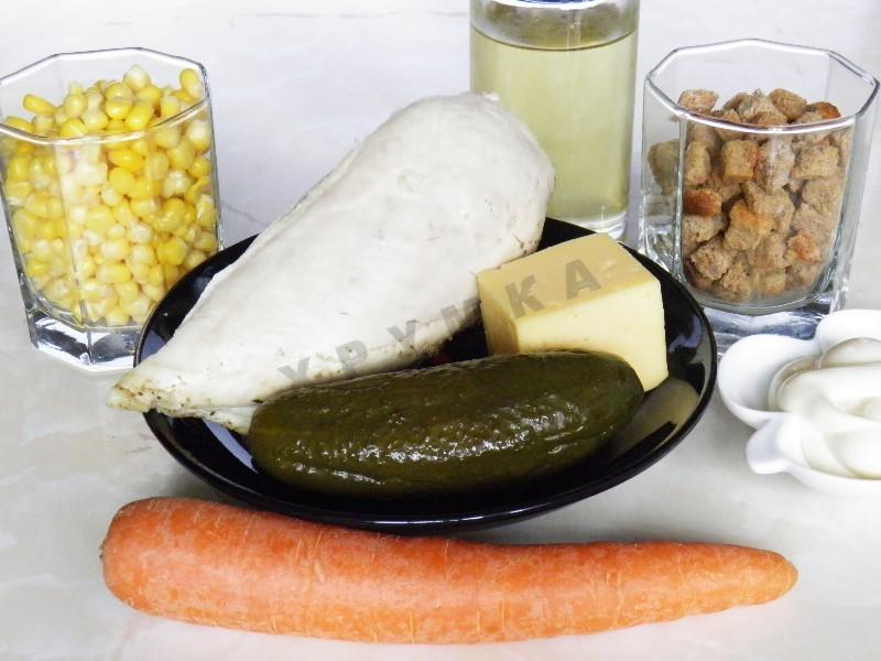 Шаг 1 приготовления Салат с кириешками и курицей