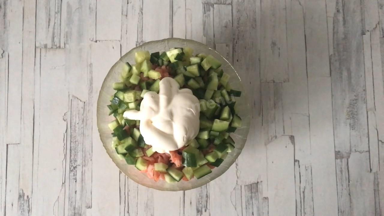Шаг 6 приготовления Салат Оливье с креветками