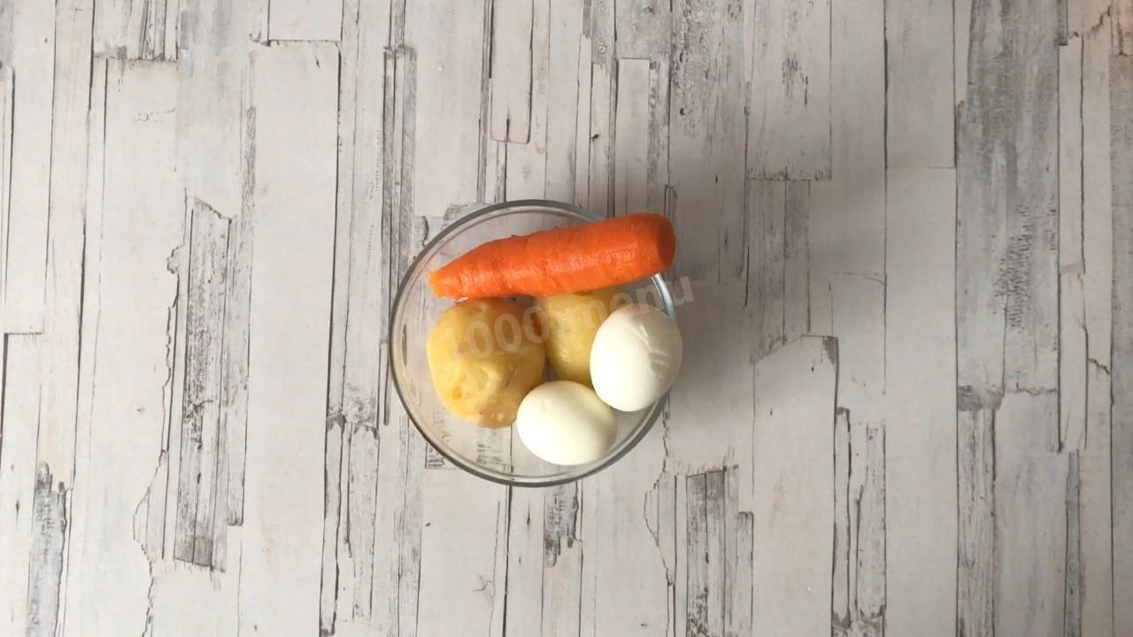 Шаг 2 приготовления Салат Океан со шпротами