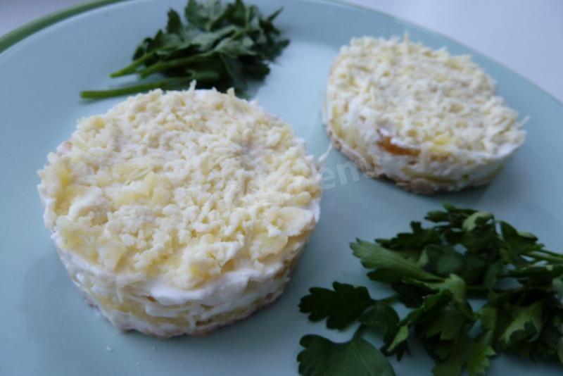 Обложка рецепта Салат Мимоза с яблоком и сыром