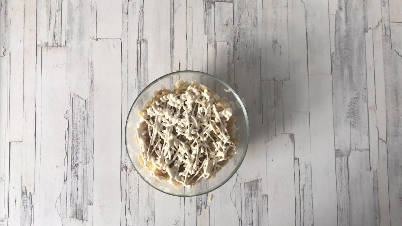 Шаг 9 приготовления Салат Африка киви курица яблоко сыр яйцо