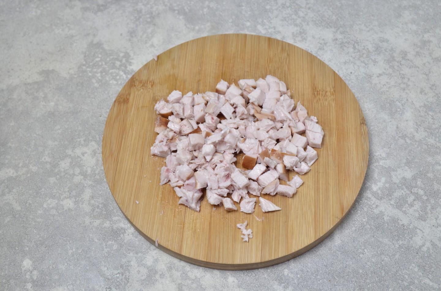Шаг 4 приготовления Салат Карусель с корейской морковью и сухариками