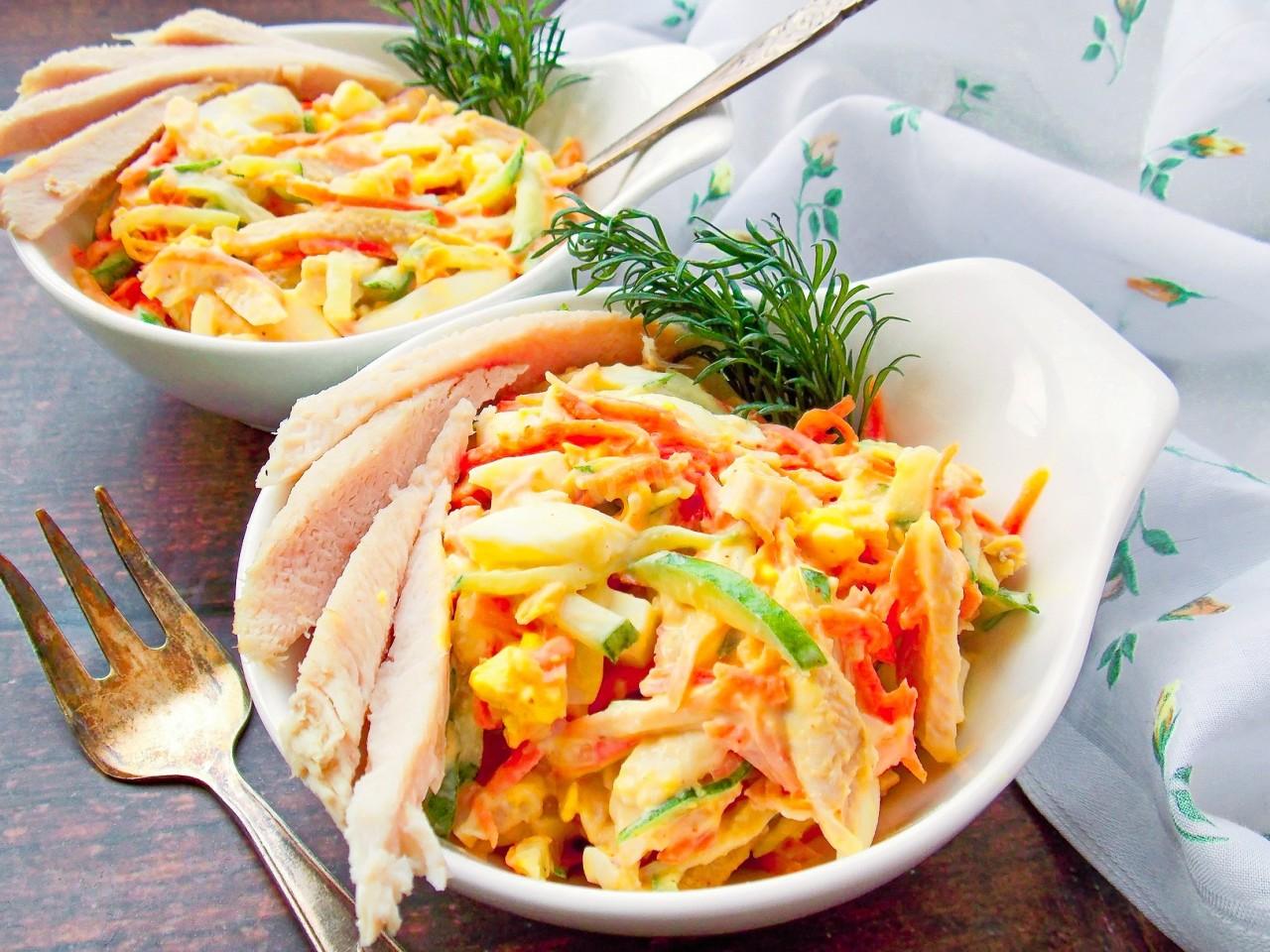 Обложка рецепта Салат копченая курица корейская морковь яйца