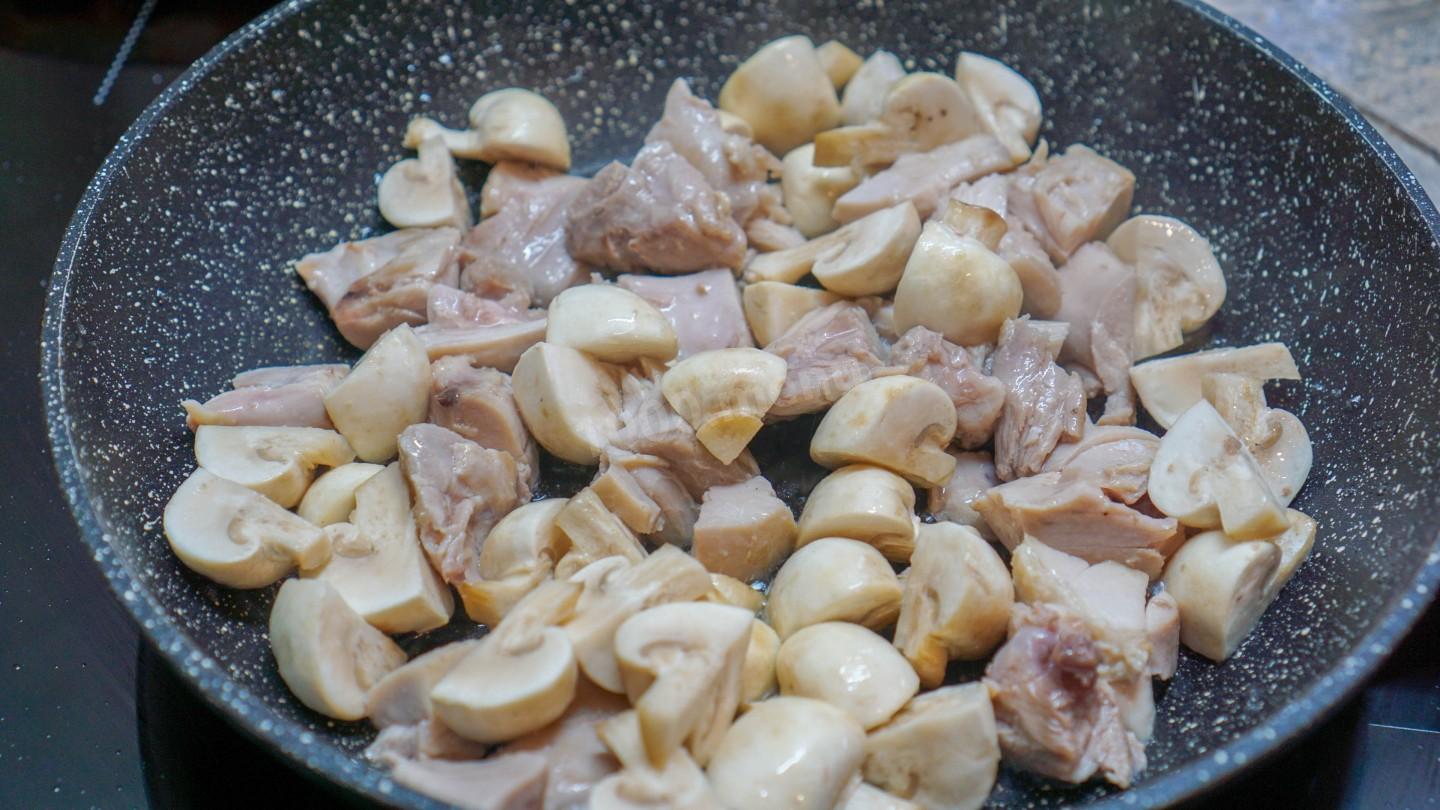 Шаг 9 приготовления Салат с курицей терияки