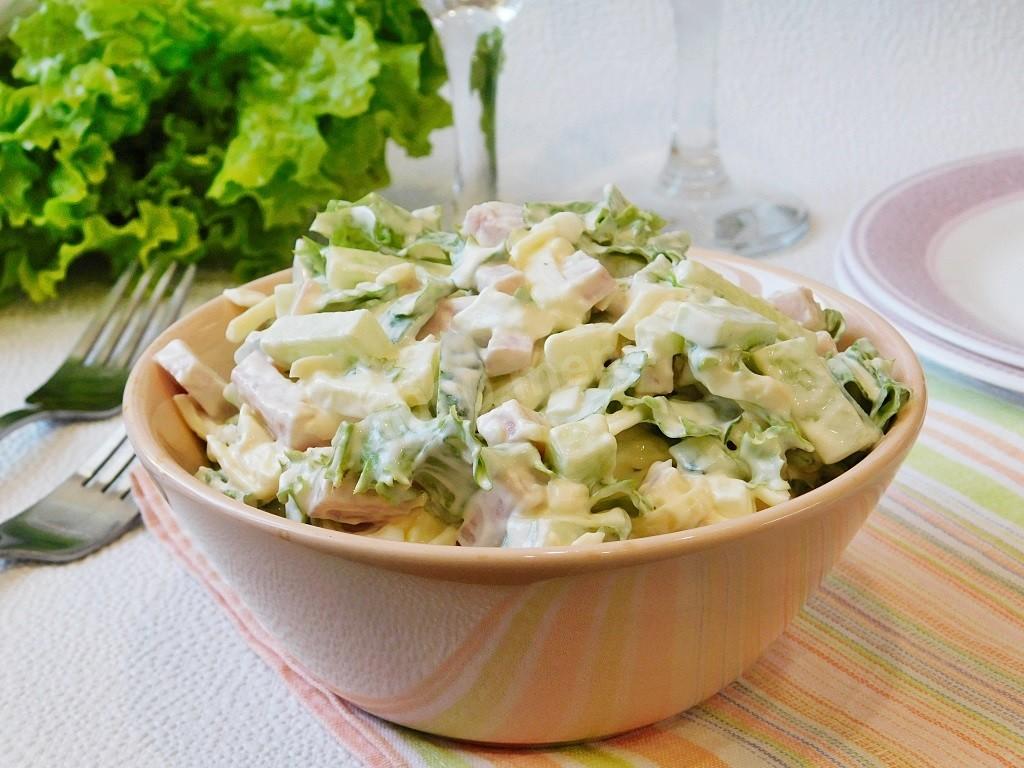 Обложка рецепта Салат нежный с ветчиной и сыром