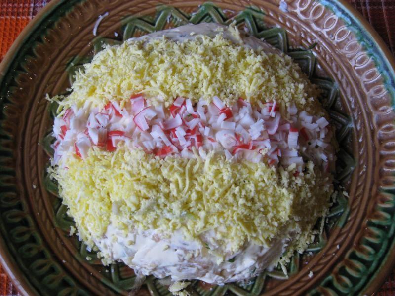 Шаг 9 приготовления Салат Шар крабовые палочки, яблоко и сыр