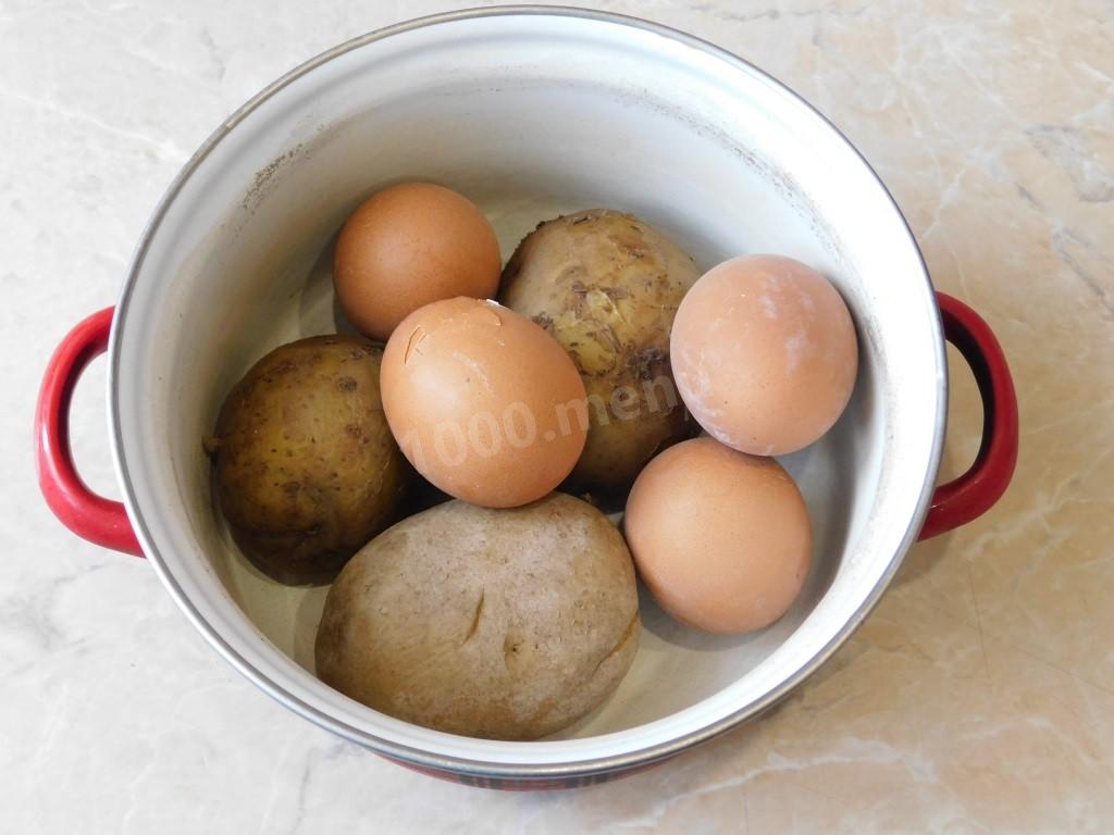 Шаг 1 приготовления Салат Семга под шубой