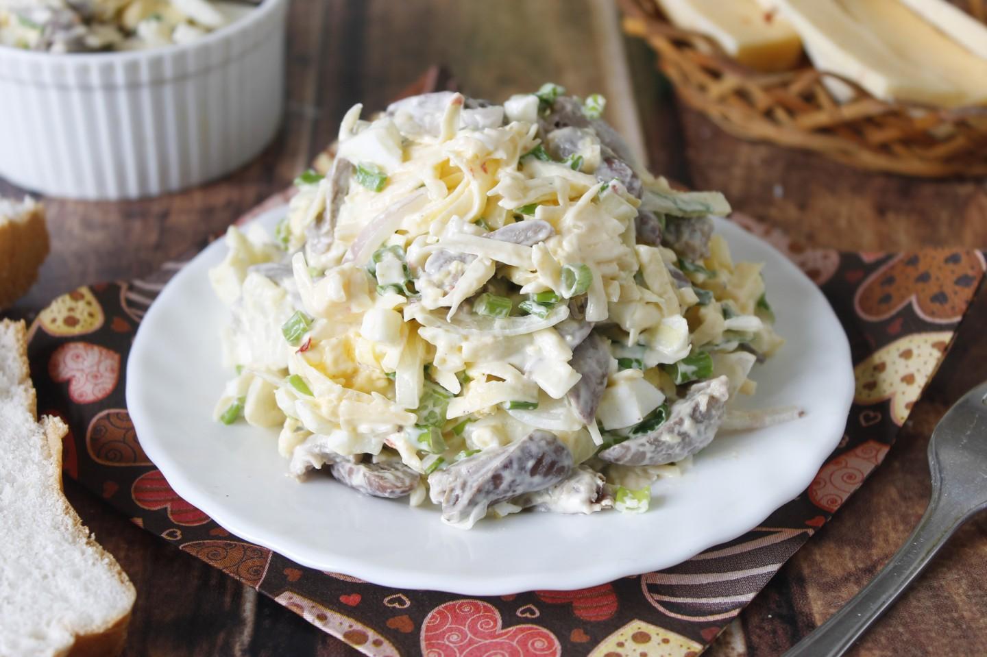 Обложка рецепта Салат Сердцеедка с куриными сердечками