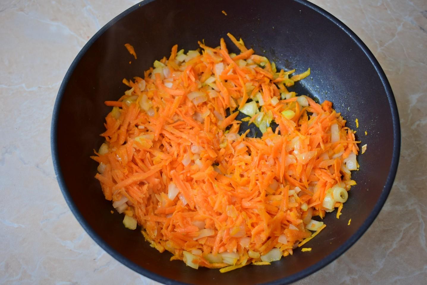 Шаг 3 приготовления Салат Печенкин с куриной печенью