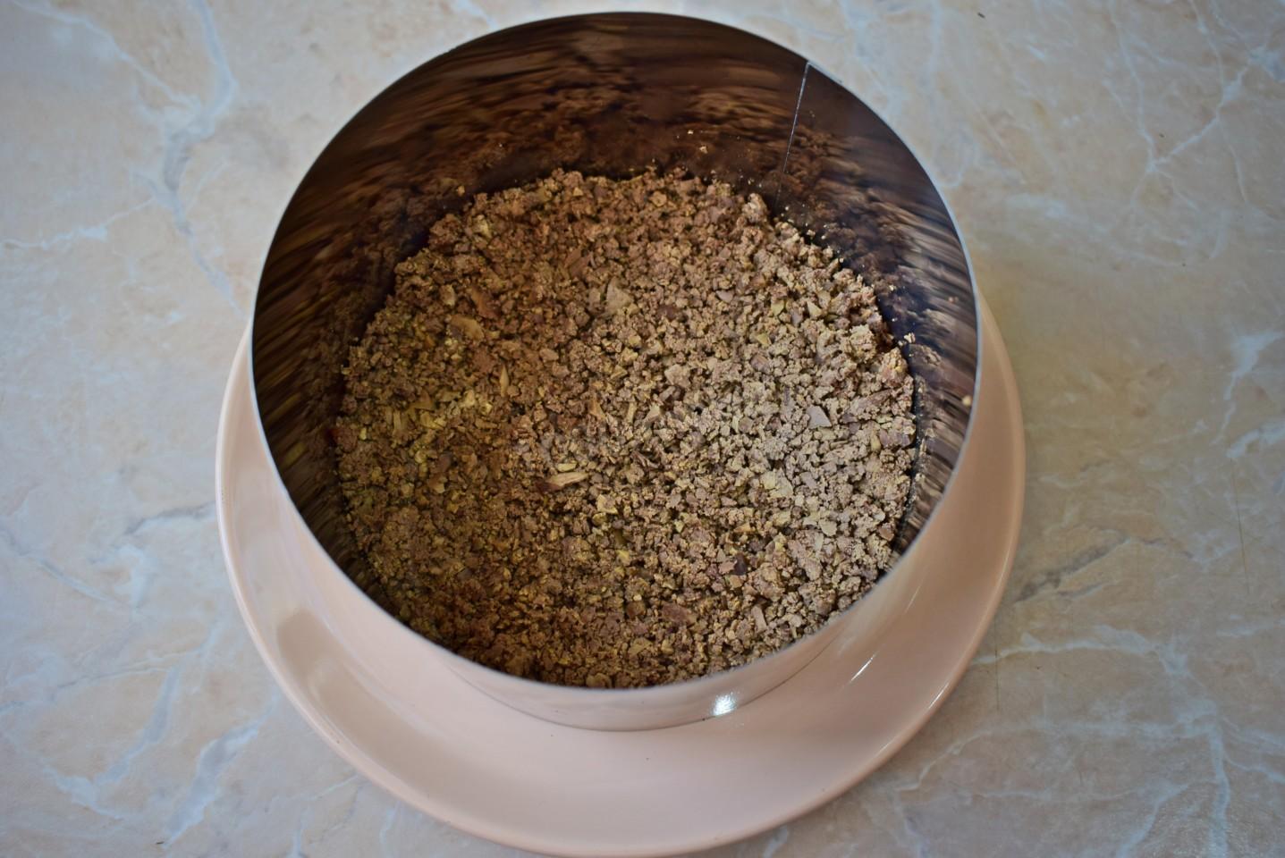 Шаг 4 приготовления Салат Печенкин с куриной печенью