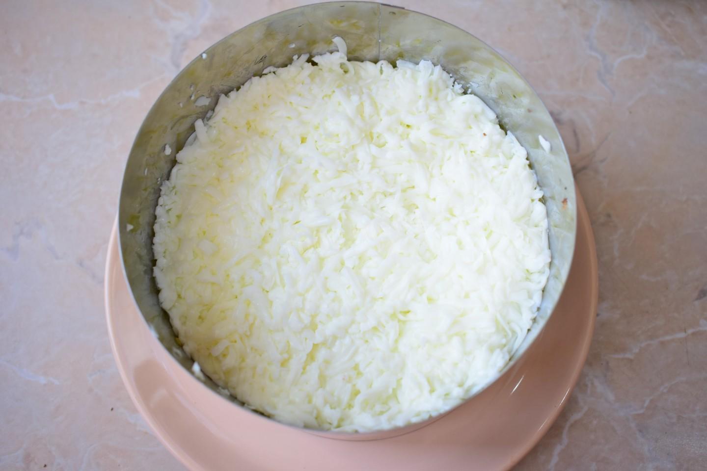 Шаг 7 приготовления Салат Печенкин с куриной печенью