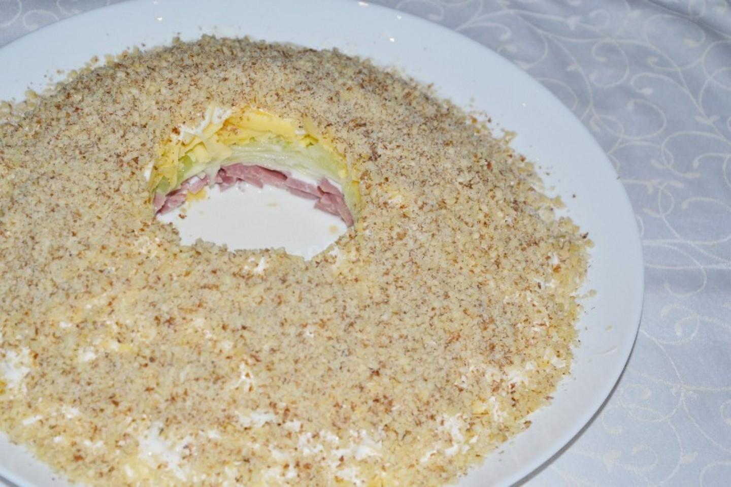 Шаг 13 приготовления Изумрудный браслет салат из киви с курицей
