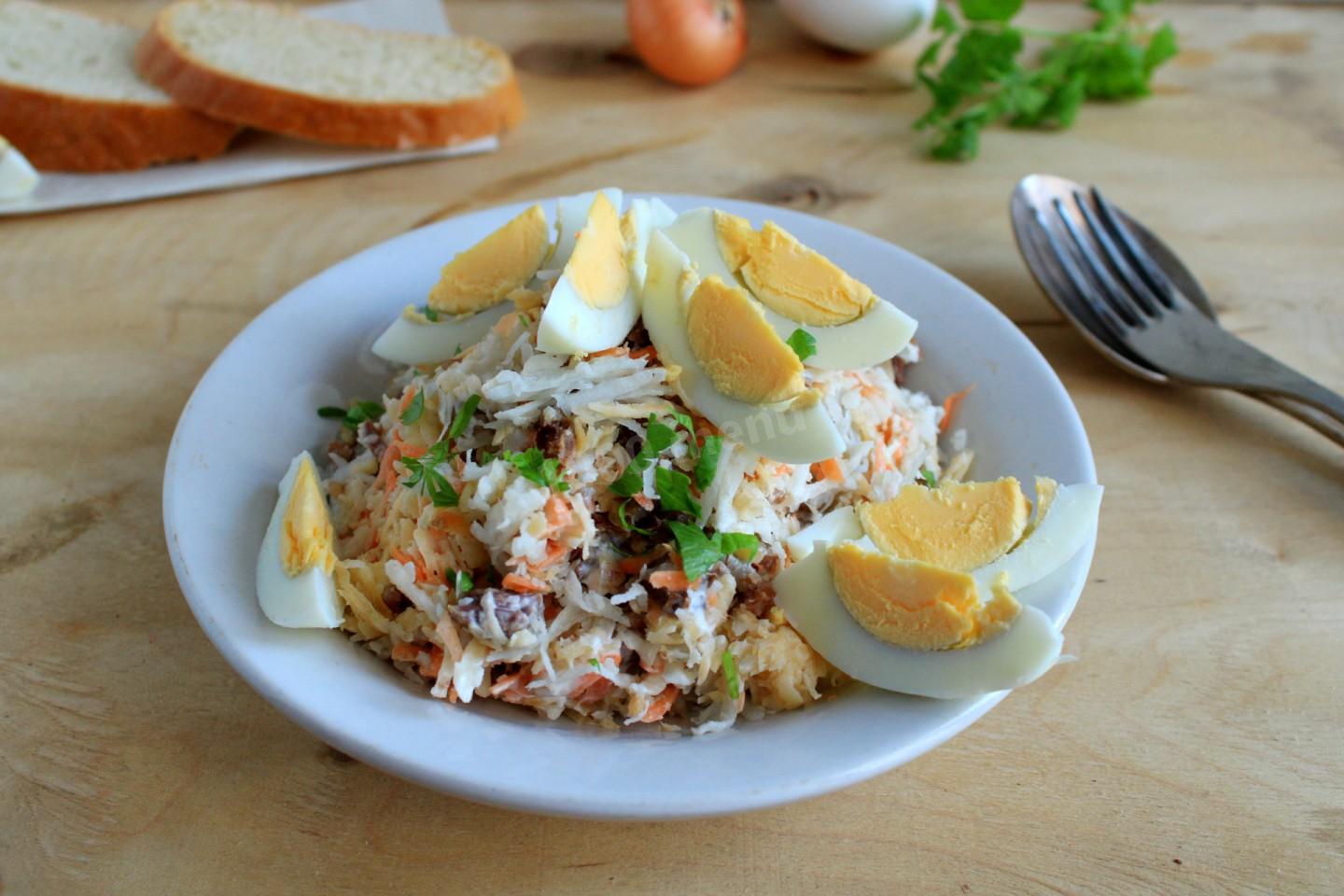Обложка рецепта Салат с редькой и мясом