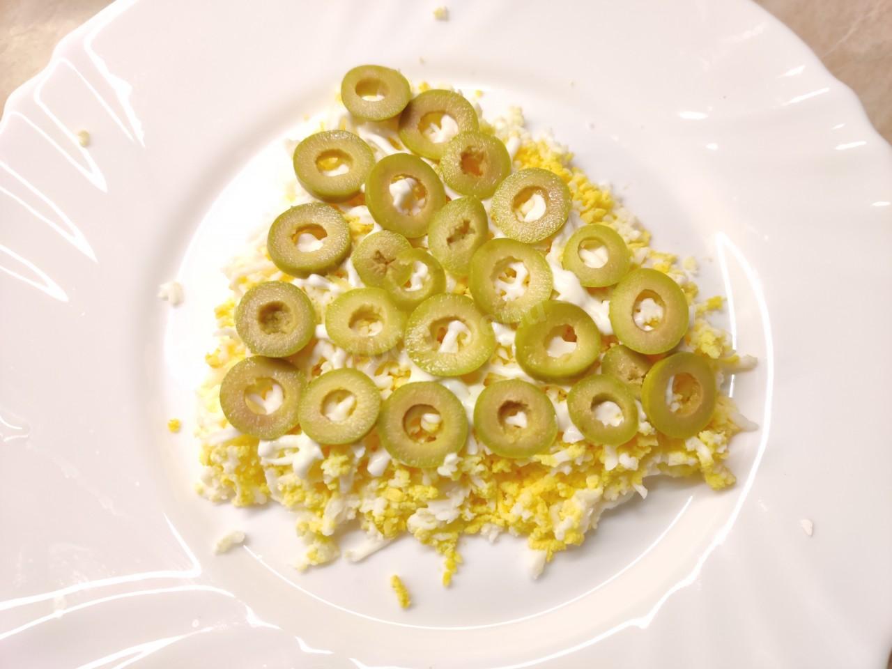 Шаг 2 приготовления Салат царский с кальмарами и креветками