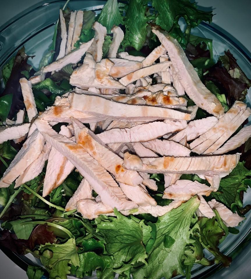 Шаг 4 приготовления Салат любимый с курицей