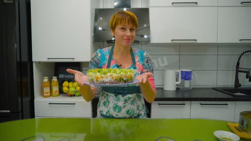 Шаг 28 приготовления Салат Изумруд с киви и говядиной