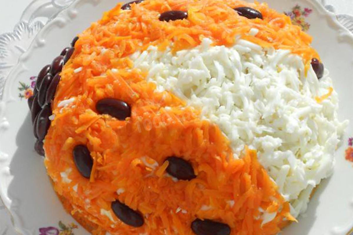 Обложка рецепта Салат Божья коровка с курицей
