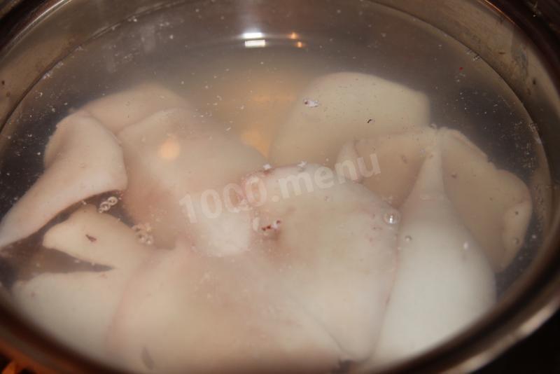 Шаг 2 приготовления Салат Морская жемчужина салат с икрой и кальмарами рецепт