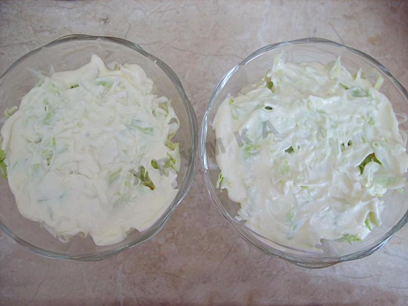 Шаг 7 приготовления Салат с арахисом, курицей и капустой