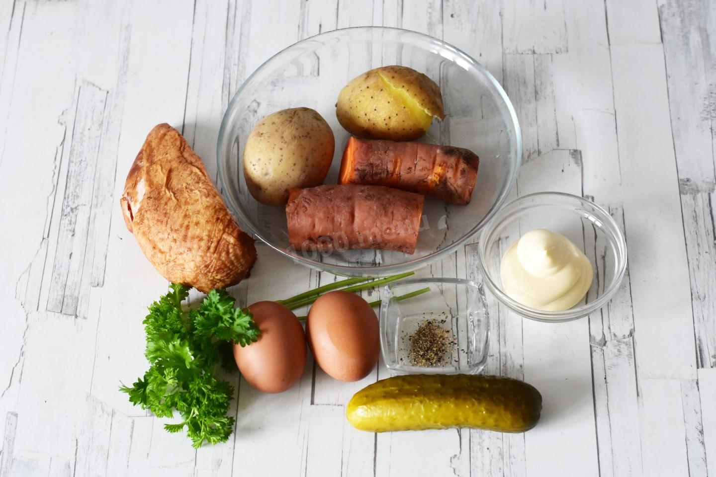 Шаг 1 приготовления Салат Морковка с копченой курицей