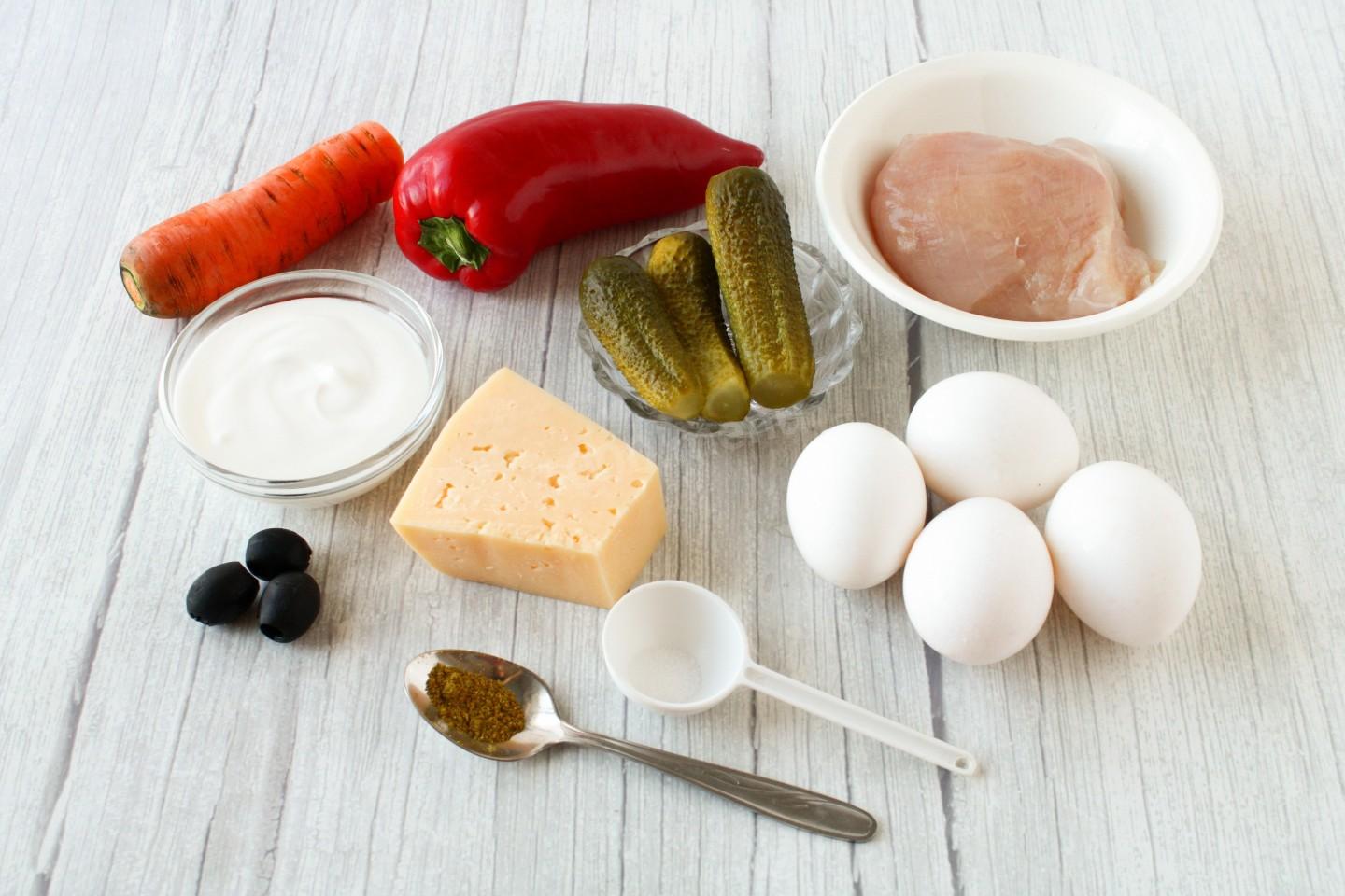 Шаг 1 приготовления Салат Кролик с курицей